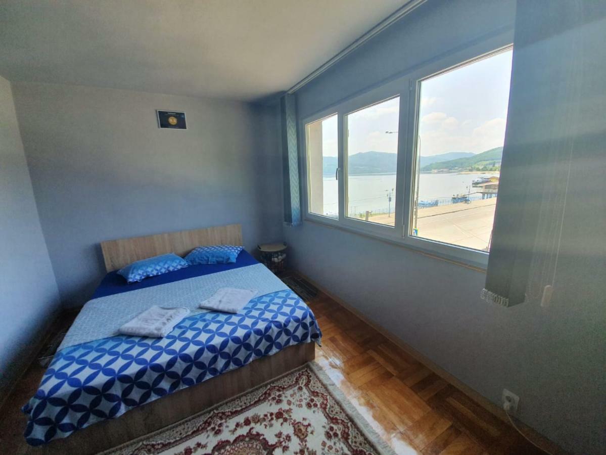 OrşovaApartament Denis公寓 外观 照片